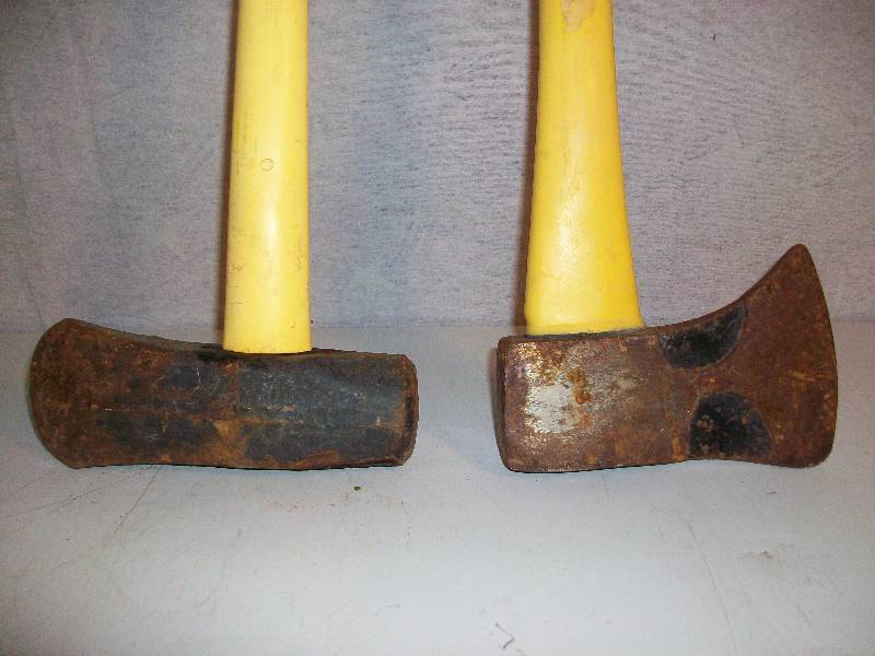 lot 121 image: Splitting Maul and Axe