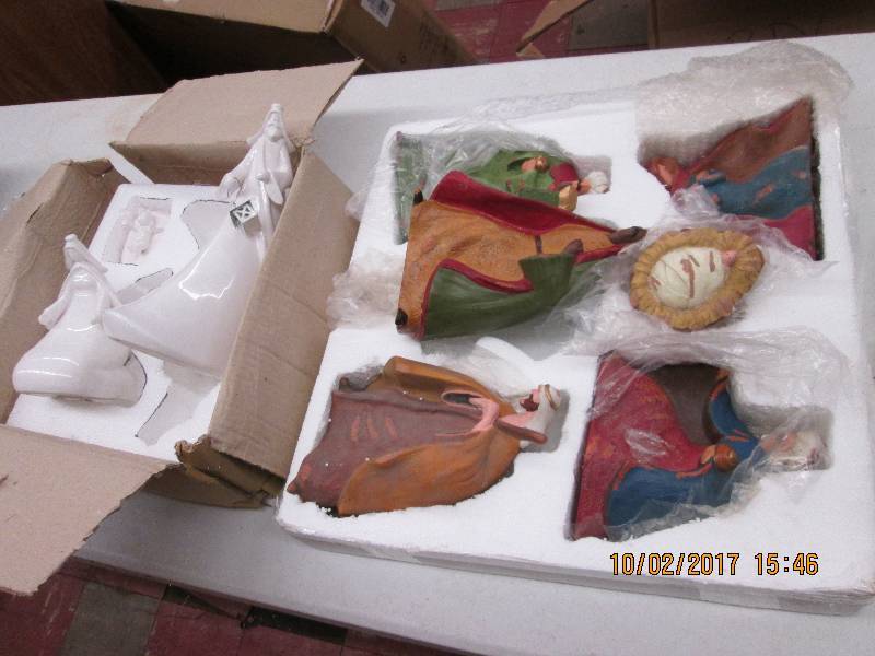 2 Nativity sets...