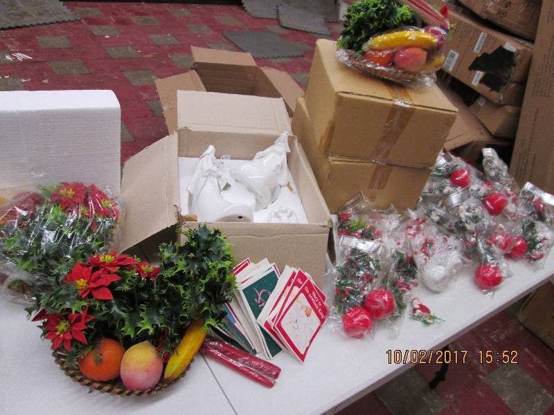 3 nativity sets, Christmas and holi...