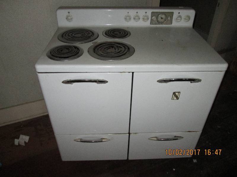Vintage Coronado stove and oven, bu...