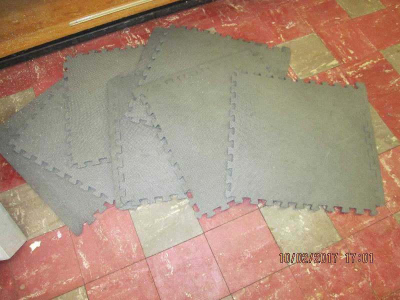 Lot of ergonomic floor pads...