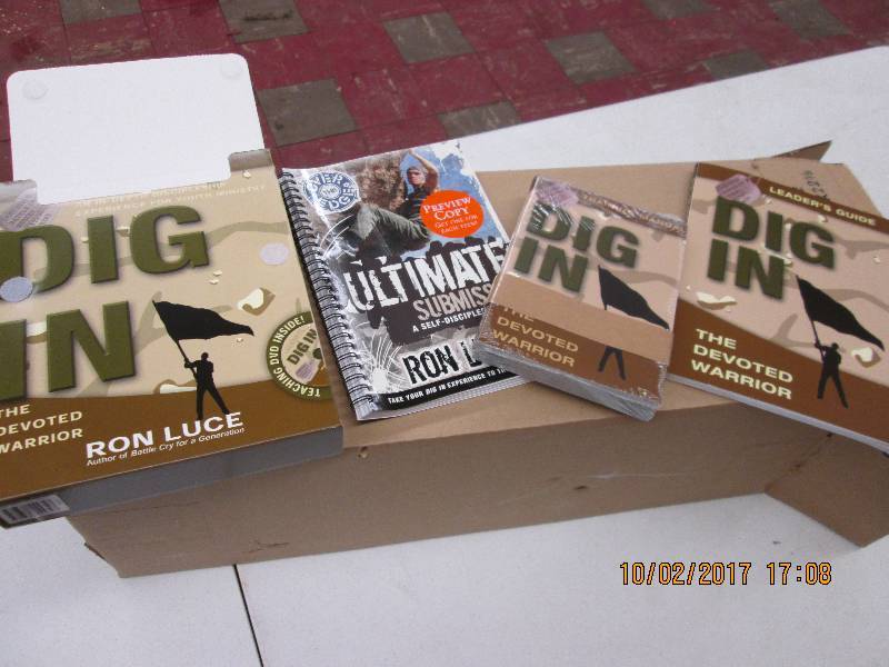 Case of 13 Dig in teen devotional k...