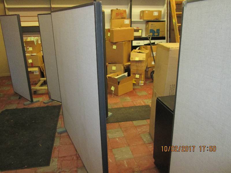 4 accoustic room divider panels, va...