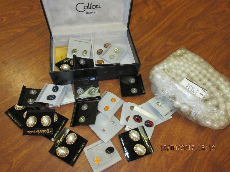 Jewlery boix and new jewlery...
