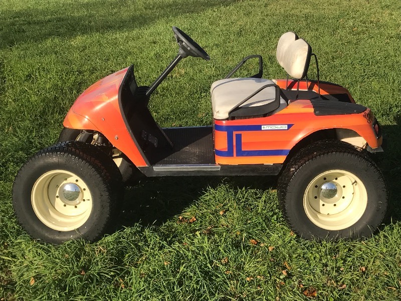 lot 5 image: EZ-GO Lifted Electric Golf Cart