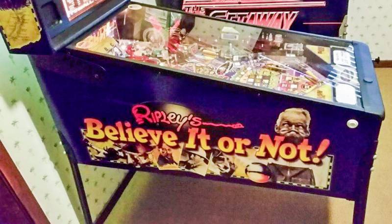 lot 1011 image: Ripleys Believe It Or Not Pinball Machine