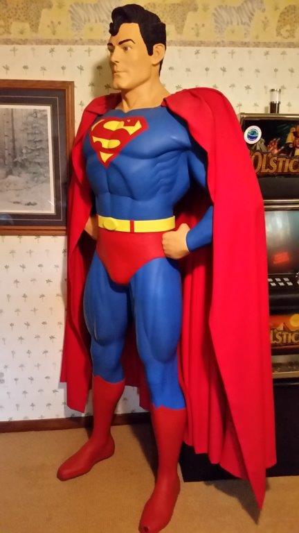 lot 1005 image: Superman Life Size Statue - EXTREMELY RARE COLLECTORS ITEM