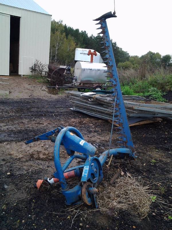 lot 6 image: Ford 3-Point Sickle Mower