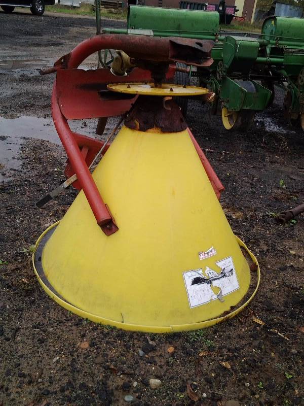 lot 11 image: Agri-Supply Speader