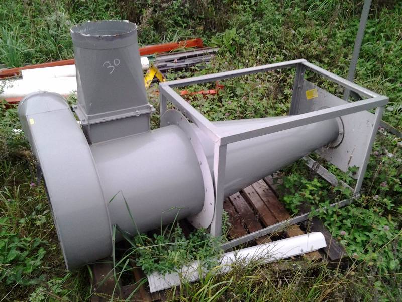 lot 35 image: Dust-Kop Large Industrial Dust Collector System