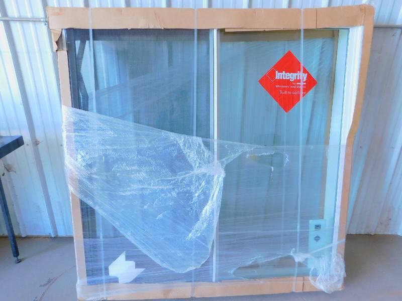 lot 7 image: New Integrity Horizontal Glider Window