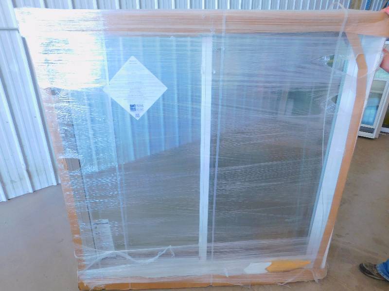 lot 11 image: New Integrity Horizontal Glider Window