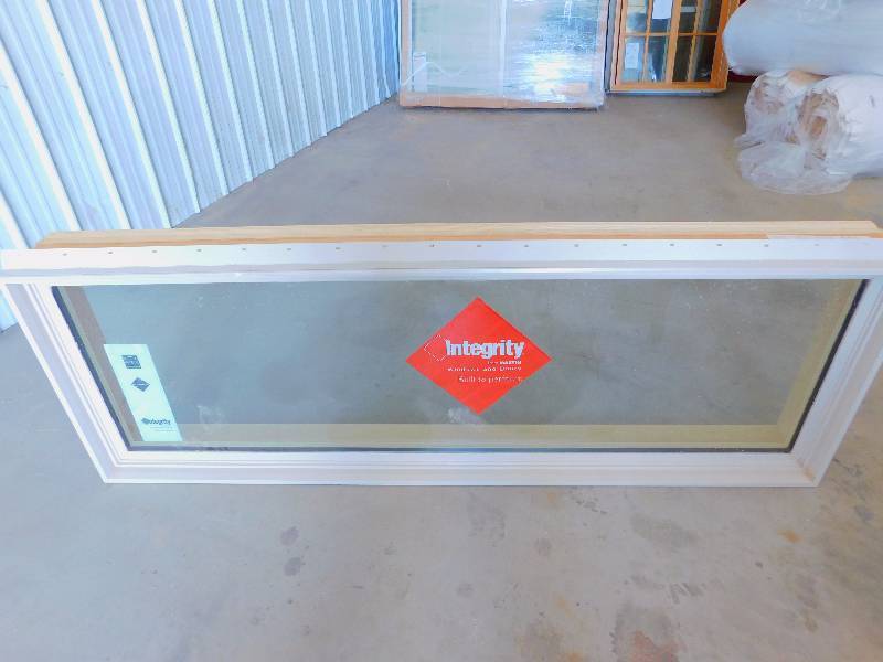lot 13 image: New Integrity DG Polygon Fixed Window