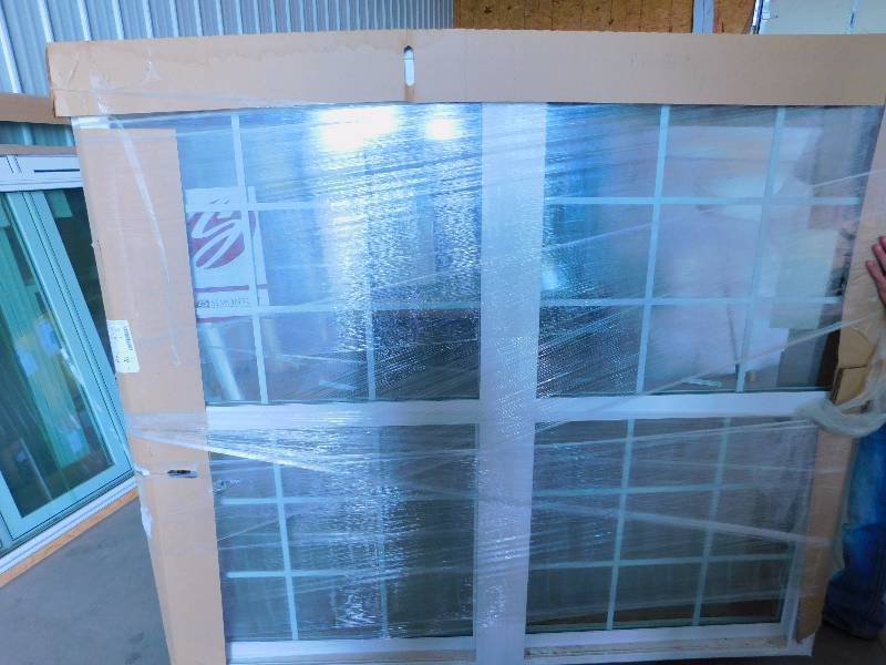 lot 20 image: New Simonton Single Hung Vertical Slider Window