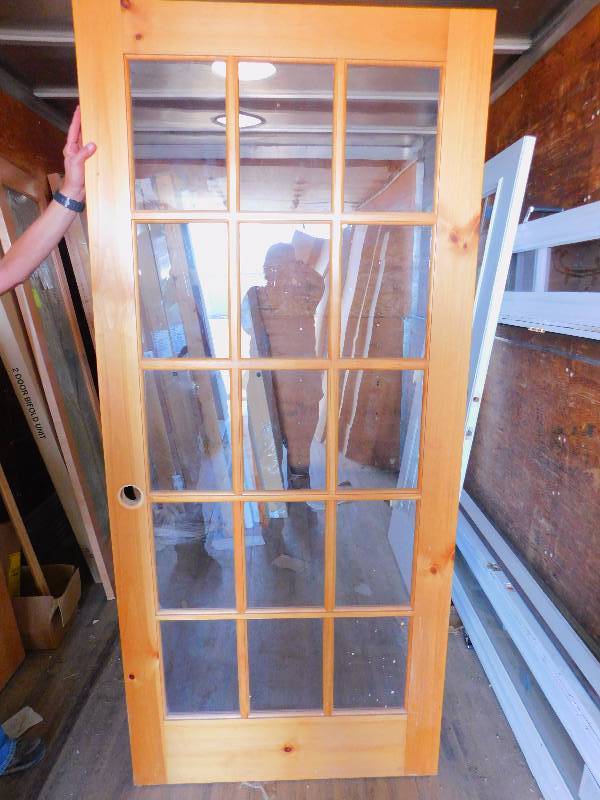 lot 39 image: Pine Glass Door - Used