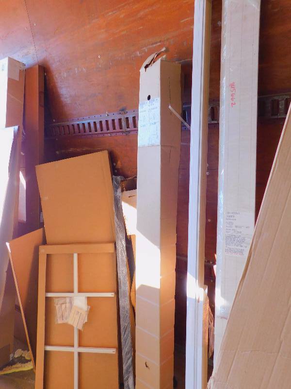 lot 80 image: Lot of Random Items