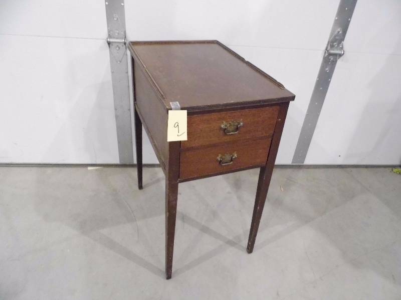 Table wDrawer