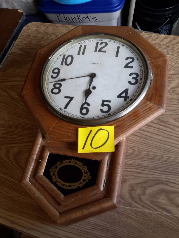lot 10 image: Antique Pedulum School Clock..