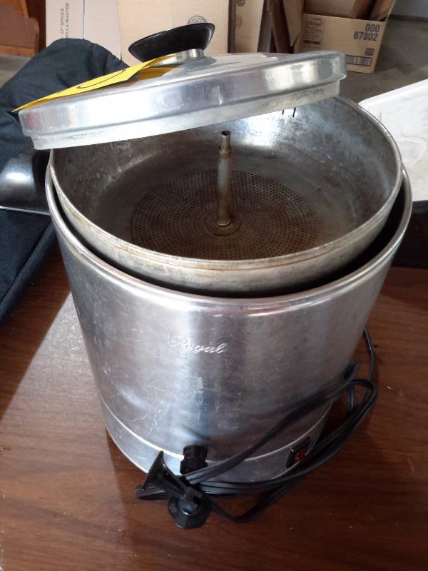 lot 43 image: REGAL, Aluminum Coffee Maker