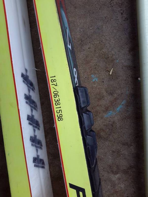 lot 35 image: Fischer, 187 CM, Mens Cross Country Skis and poles