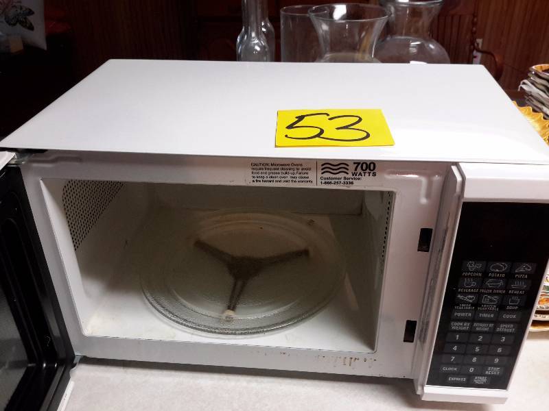 lot 53 image: Smaller Sunbeam micro wave with Carousel