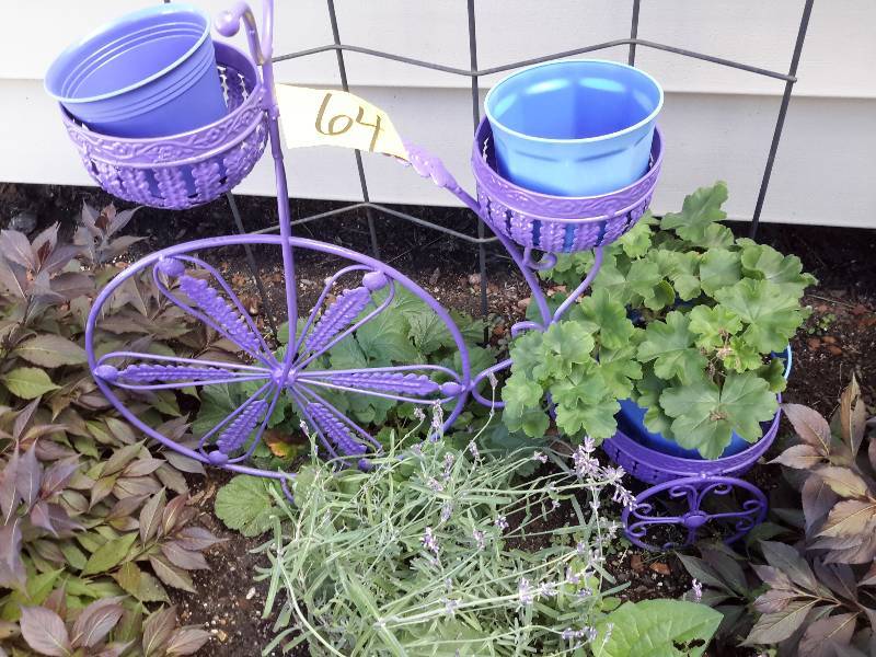 lot 64 image: 5 foot metal Trellis and Bicycle theme plant holder