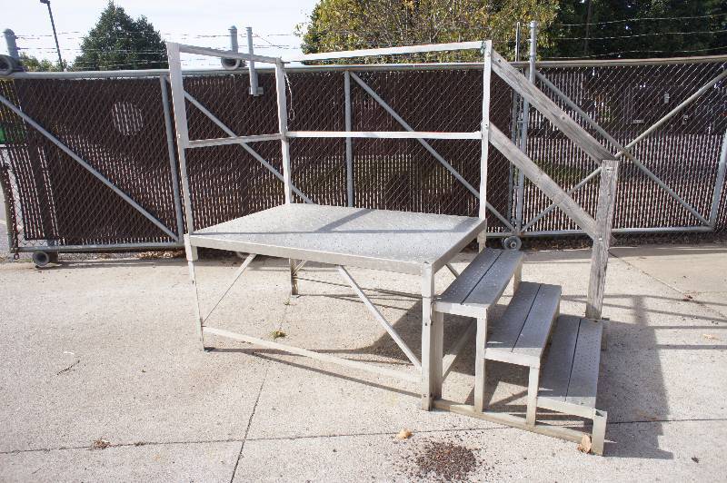 lot 15 image: ALUMINUM -  JOB TRAILER - UTILITY TRAILER STEPS - PLATFORM - -38 WIDE X 32 TALL X 70 DEEP