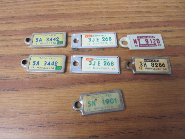 lot 25 image: Lot of Vintage DMV License Tags