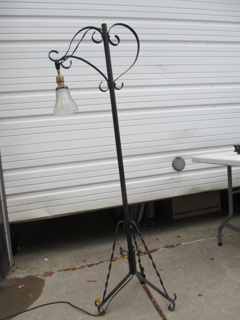 lot 47 image: Vintage Wrought Iron Bridge Lamp wShade