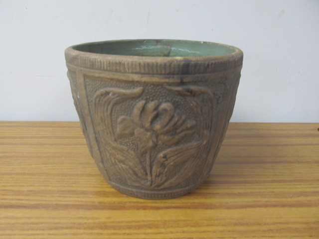 lot 54 image: Antique Flower Pot