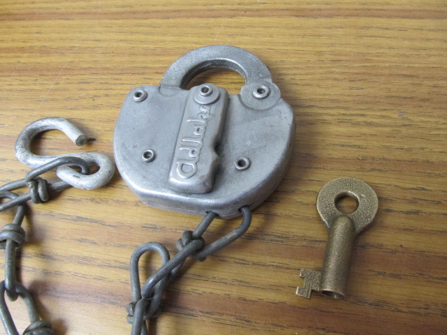 lot 57 image: Antique BURLINGTON RAILROAD Adlake Lock wKey
