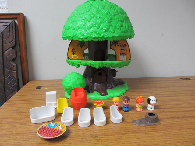 toy treehouse playset