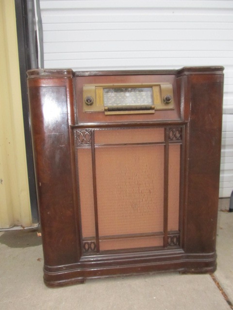 Vintage 1940 S Silvertone Floor Model Radio Large Little Canada