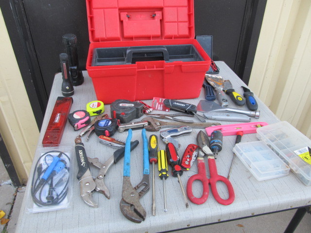 lot 112 image: Keter Tool Box Full of Tools