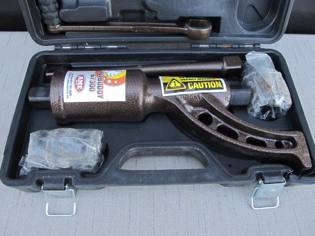 lot 113 image: NUTBUDDY 67300 wCase