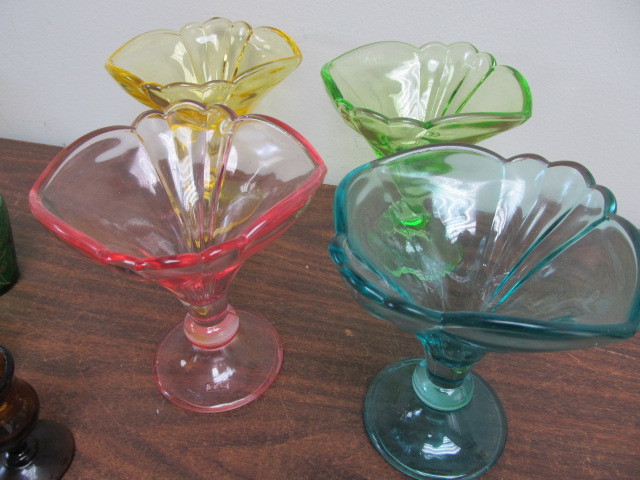 lot 123 image: Large Group of Vintage Colored Glass