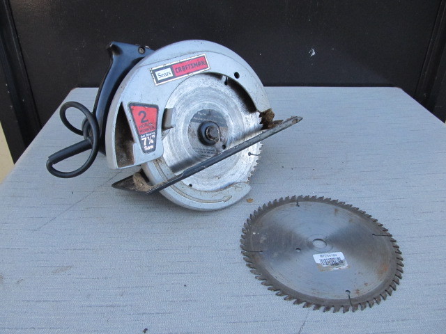 lot 126 image: Working Craftsman Circular Saw