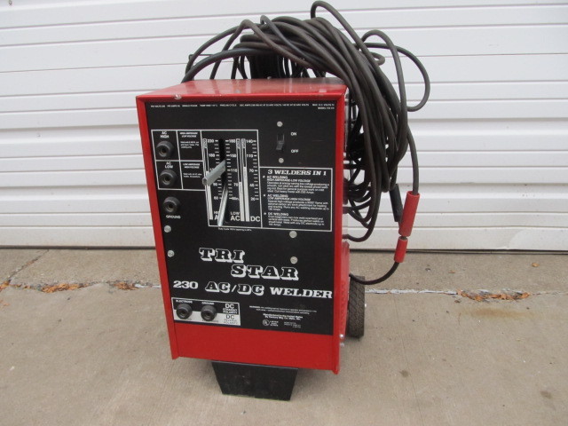 lot 135 image: TRI STAR 230 ACDC Welder w50 Leads