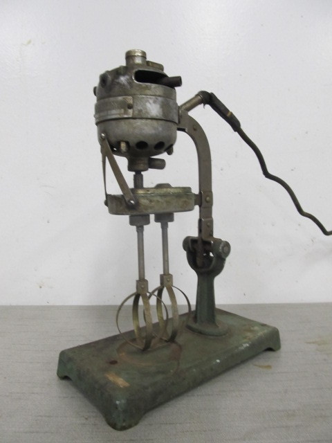lot 149 image: Early Universal Electric Mixabeater