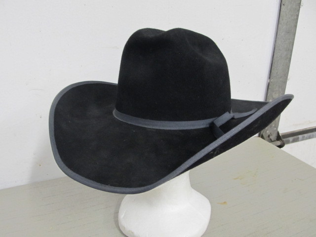 lot 152 image: NEW Double S Collection Cowboy Hat - Size 7 18