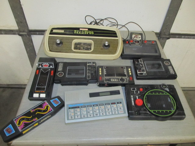 lot 162 image: Lot of Vintage Handheld Electronic Games