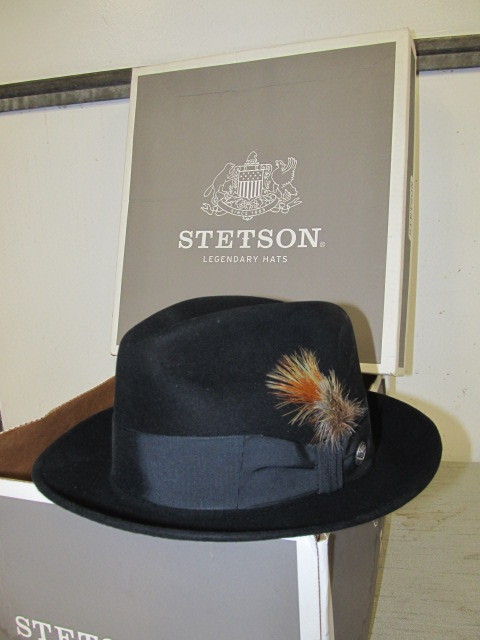 lot 176 image: NICE Stetson Fedora wBox