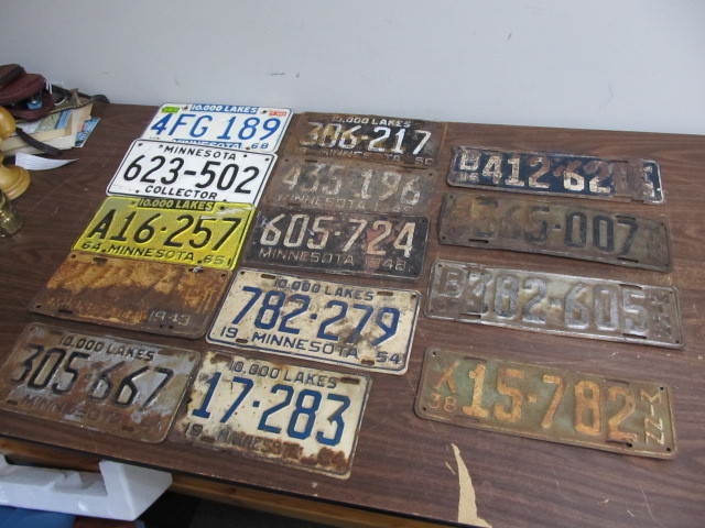 lot 186 image: Lot of OLD Vintage Minnesota License Plates