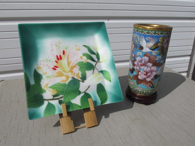 lot 134 image: Vintage Japanese Cloisonne Vase & Enamel Plate
