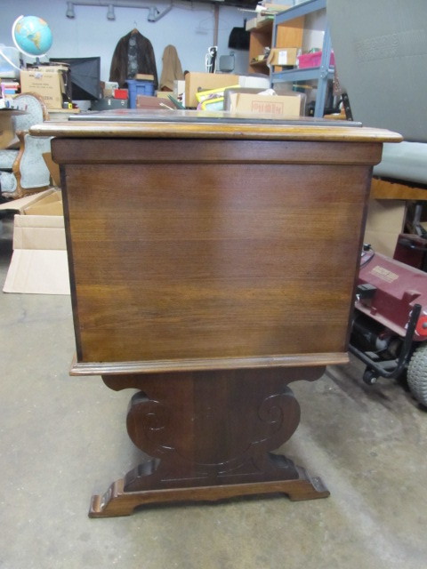 lot 133 image: Vintage Standing Cedar Blanket Chest