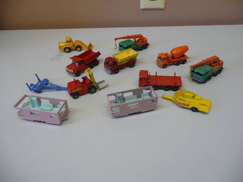 lot 7 image: VINTAGE LESNEY MATCHBOX 12 PIECE COLLECTION - SEE PICTURES