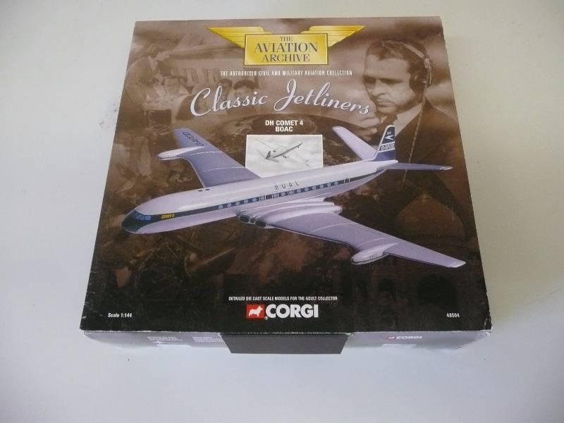 lot 17 image: CORGI DH Comet 4 BOAC Airplane Desk Model - STILL IN BOX SEE PICTURES