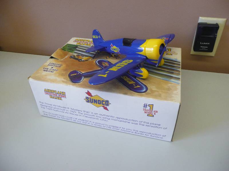lot 21 image: SPEC CAST DIE CAST SUNCO AIRPLANE  BANK MODEL R MYSTERY SHIP WBOX SEE PICTURES