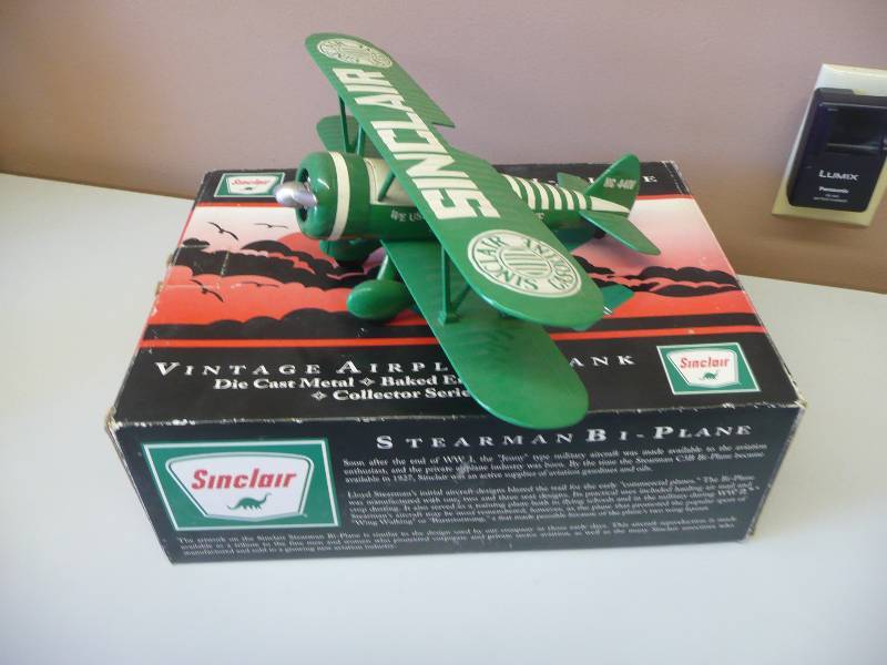 lot 22 image: SPEC CAST SINCLAIR STEARMAN BI - PLANE AIRPLANE BANK WBOX - SEE PICTURES