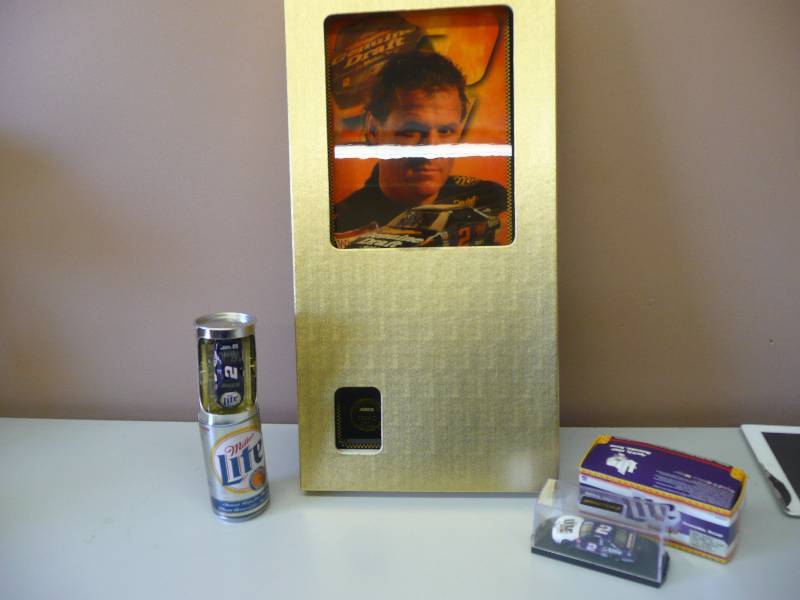 lot 38 image: VINTAGE RUSTY WALLACE CLOCK NOS IN BOX WITH NOS IN BOX CAN CAR - SEE PICTURES - NICE